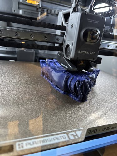 Eine individuelle Handorthese wird im 3D-Druckverfahren gefertigt - Sanitätshaus MOT GmbH